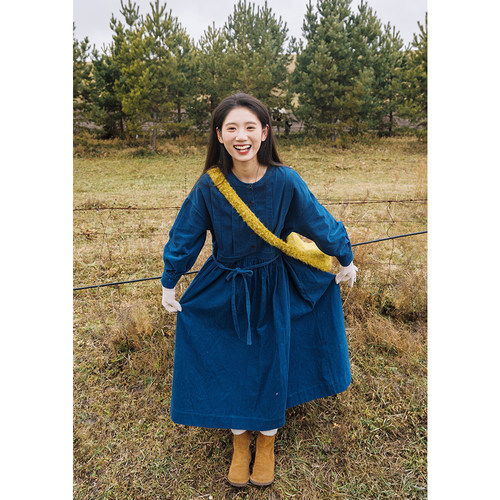 古苔蓝色灯芯绒连衣裙文艺可收腰