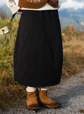 古苔「北海道」夹棉花苞半身裙 黑色绗缝裙子 老寒腿劝入保暖显瘦