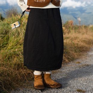古苔「北海道」夹棉花苞半身裙 老寒腿劝入保暖显瘦 黑色绗缝裙子