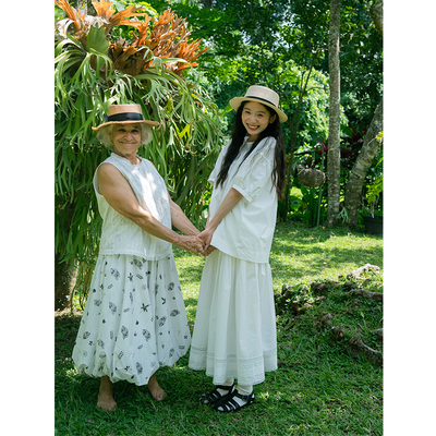 古苔发着光的白色拼接日系上衣女