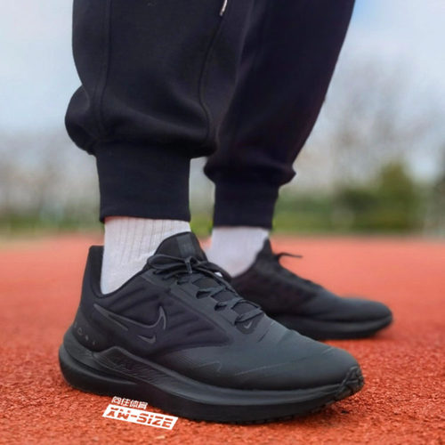 Nike男子跑步鞋轻便防泼水