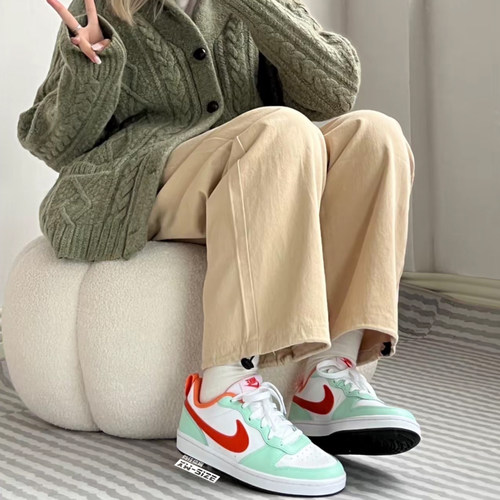 向往体育Nike/耐克Court Borough女子小Dunk休闲板鞋FN3687-181