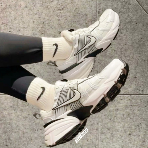 Nike耐克V2K低帮女子白黑老爹鞋