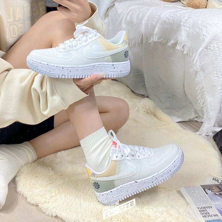 NikeAF1女方格轻盈泡棉空军板鞋