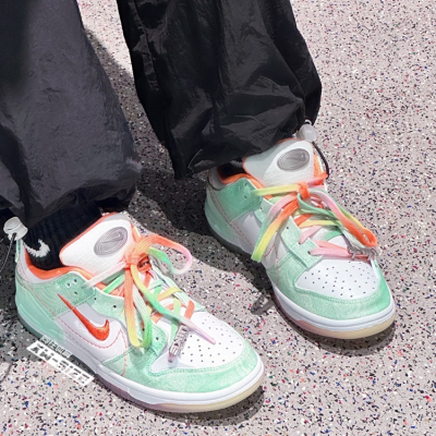 Nike果冻底系带女子板鞋低帮彩虹