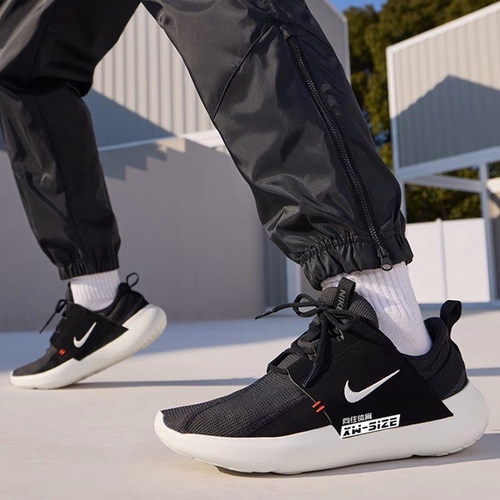 Nike轻便男子系带耐磨休闲鞋