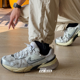 HJ4497 Run男女做旧复古情侣老爹鞋 FD0736 耐克V2K 向往体育Nike