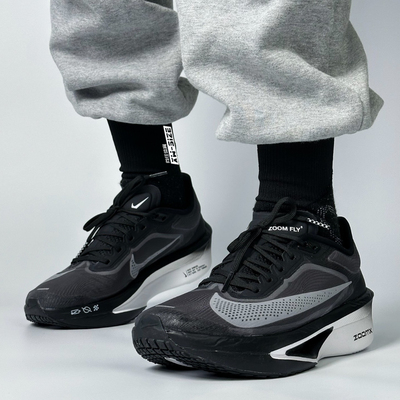 Nike耐克ZoomFly6碳板跑步鞋