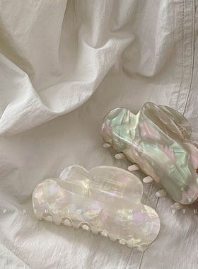 CAPS STUDIO ｜时髦灰绿色云朵醋酸鲨鱼夹发量少后脑勺抓发夹小号