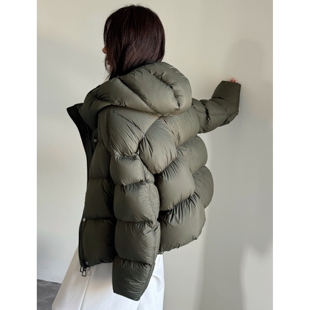 欧货轻奢蓄热羽绒服女宽松2025冬季新款高端90白鸭绒加厚外套保暖