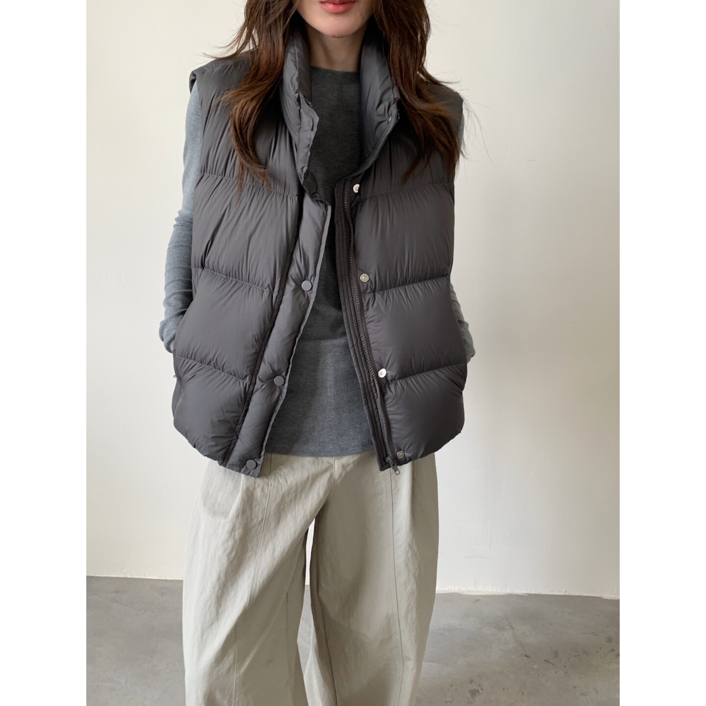 磁吸扣95白鸭绒羽绒服马甲女2026秋冬新款云泡芙立领无袖背心坎肩