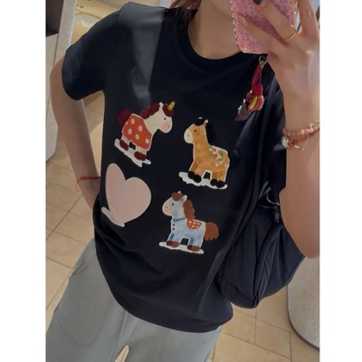 【Lucky2026】新年休闲日常爱心小马贴布刺绣短袖T恤女 T8978