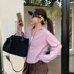 粉色口袋连帽卫衣外套女 休闲百搭薄款 W6881 小雨姐在这里