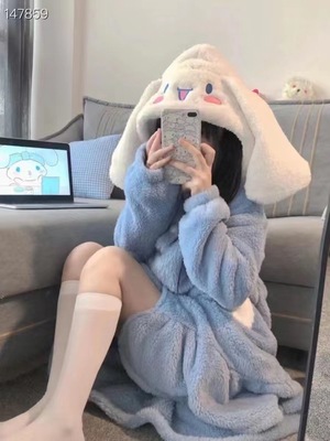 玉桂狗睡衣女秋冬季加厚保暖珊瑚绒睡袍中长款睡衣卡通浴袍冠军