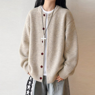 2026新款针织衫女大码宽松圆领针织开衫女毛衣纽扣休闲百搭外套潮