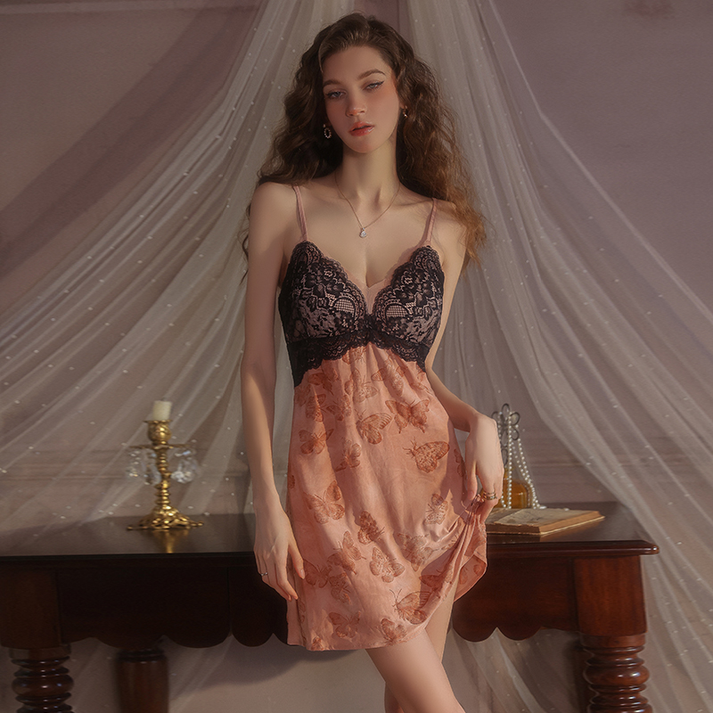 2025年冬新款法式性感丝绒吊带睡裙女深V露背蝴蝶印花胸垫家居服