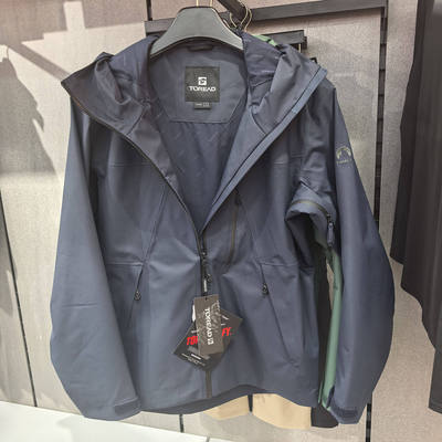 探路者春秋防风防水透气冲锋衣