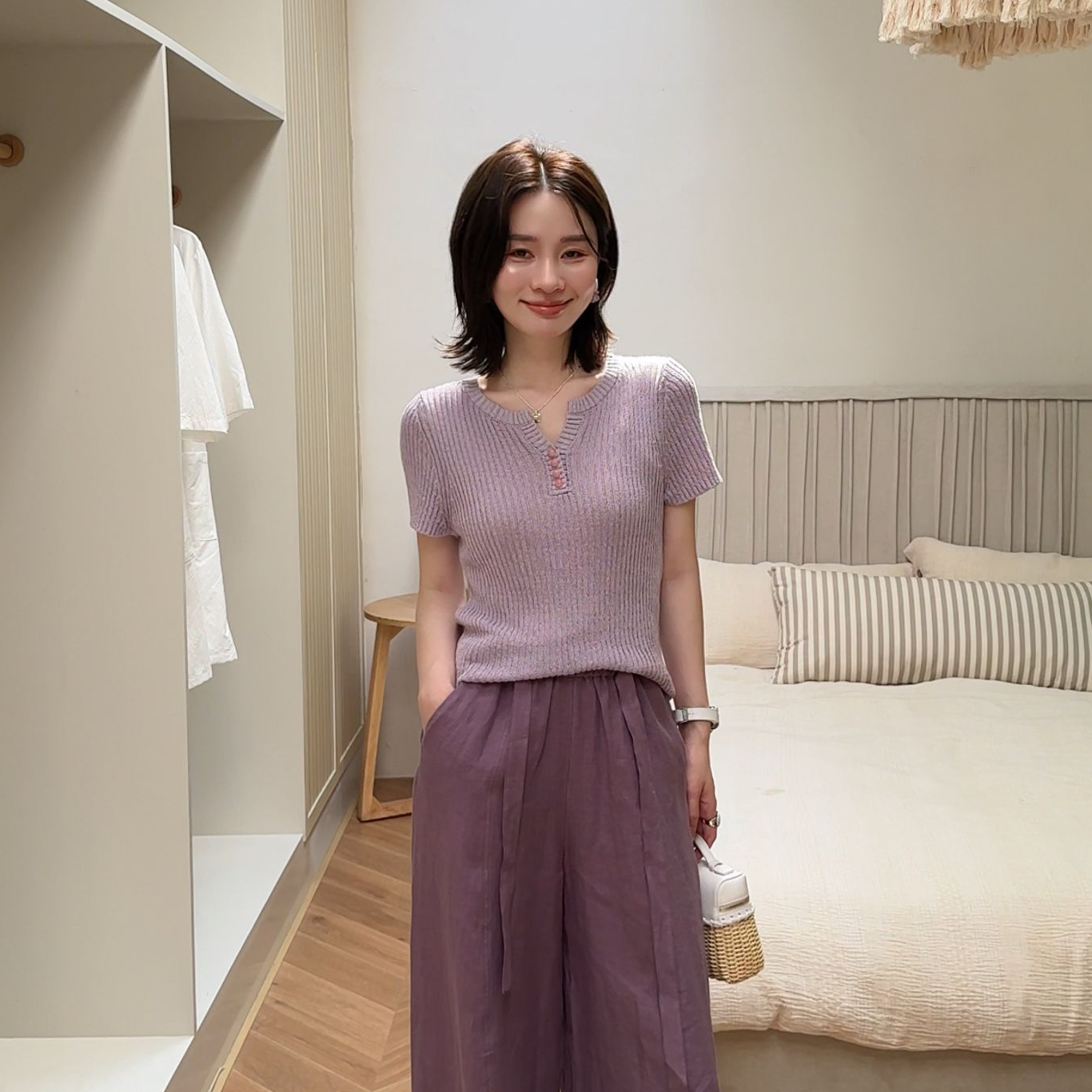 邱莹莹“桃气灼灼”莱赛尔亚麻亨利领纯色坑条肌理夏季短袖针织衫
