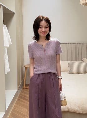 邱莹莹【现货】“桃气灼灼”莱赛尔亚麻亨利领纯色坑条肌理针织衫