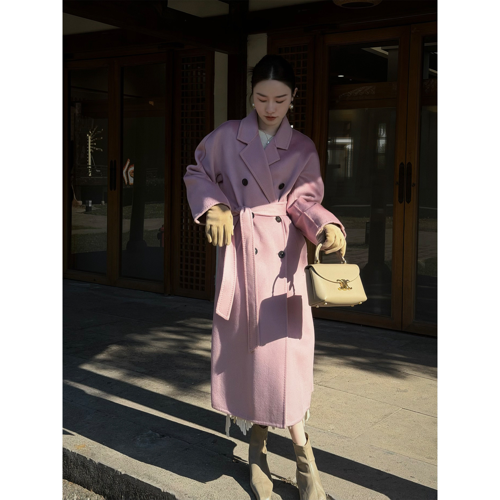 邱莹莹 HELA AOMI “120S光泽大衣”绵羊毛90.2%+山羊绒松弛大衣