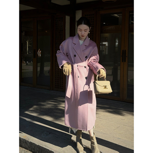 绵羊毛90.2% 邱莹莹 120S光泽大衣 AOMI 山羊绒松弛大衣 HELA