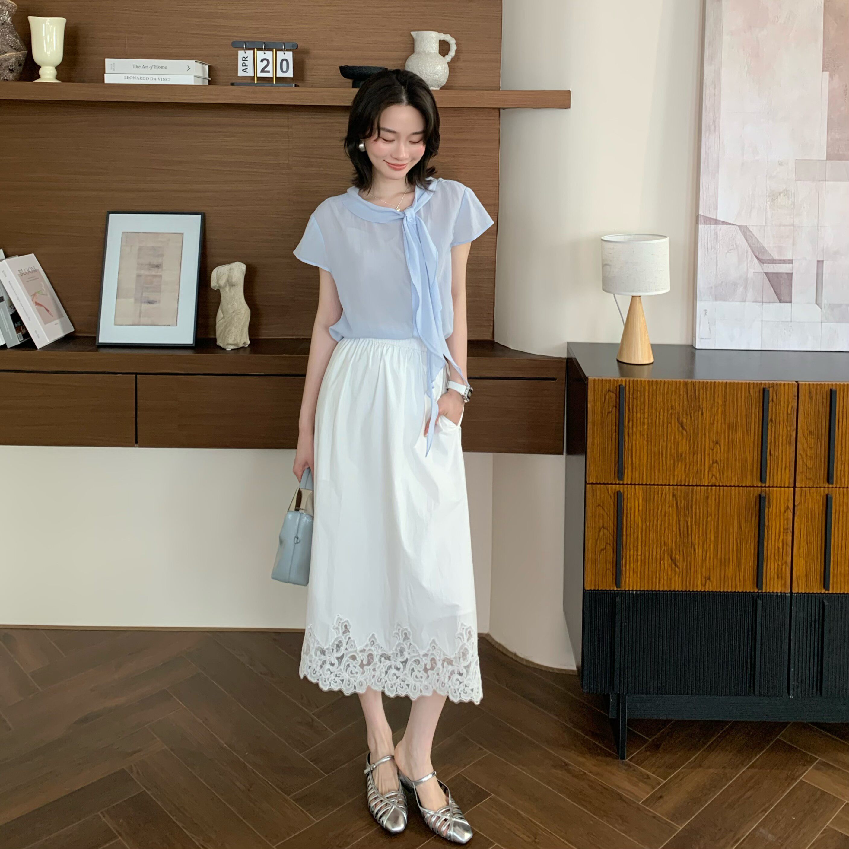 邱莹莹 "浮雕半裙"设计感蕾丝拼接裙摆松紧腰随性显瘦气质半身裙