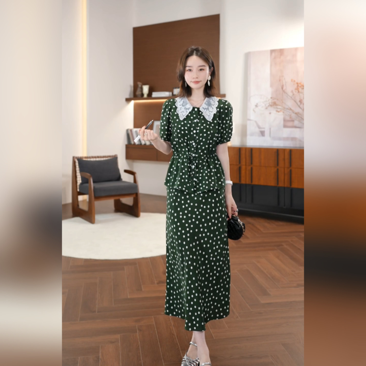 邱莹莹 "绿野波点"100%桑蚕丝双绉16MM蕾丝拼接衬衫半身裙套装女