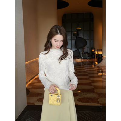 邱莹莹 HELAAOMI ”白玉兰“简约花边袖口下摆细密走线设计衬衫