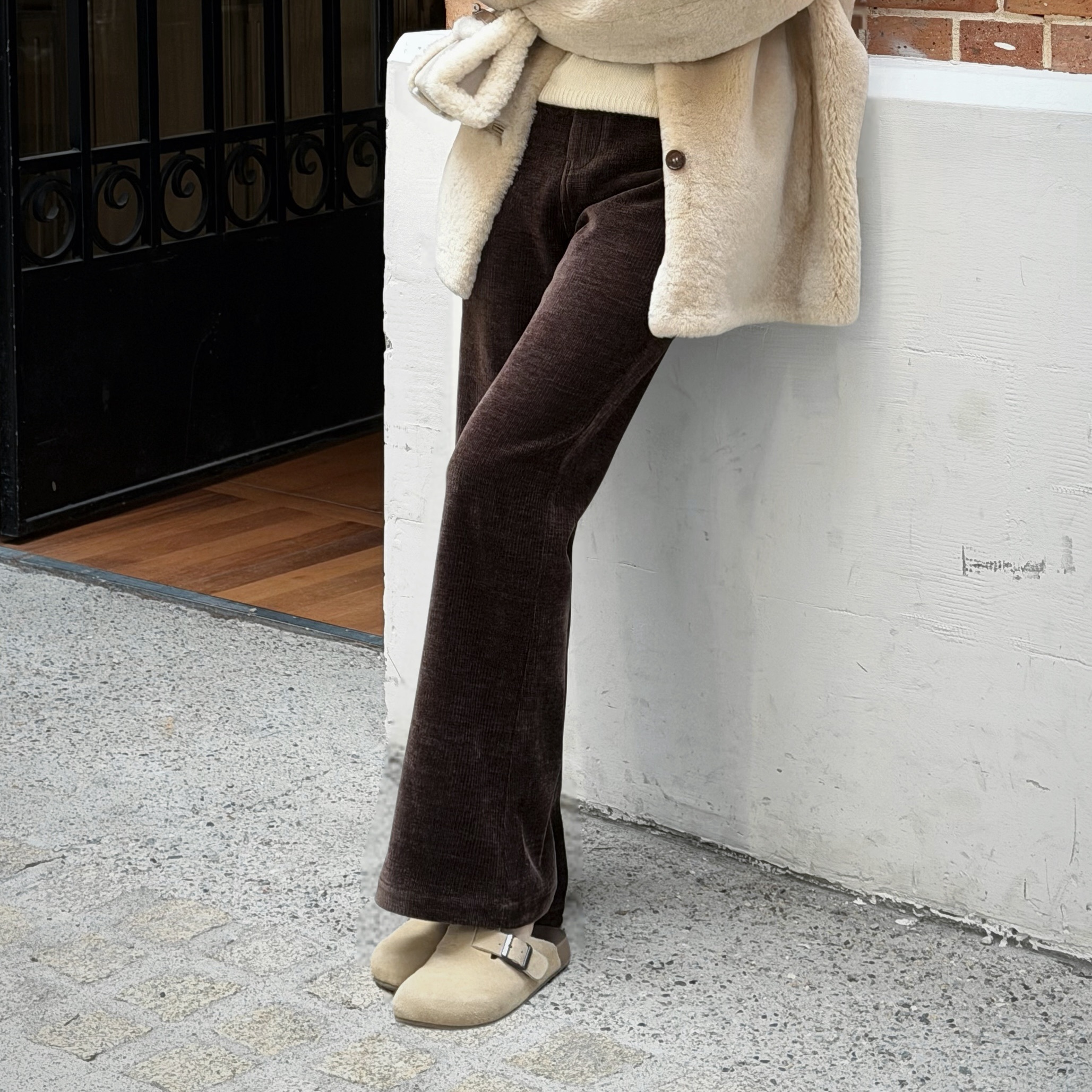 邱莹莹 HELA AOMI “抗皱坑条裤”条绒肌理复古氛围感休闲裤