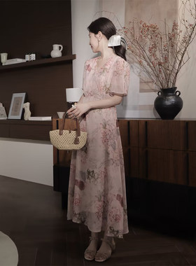邱莹莹 