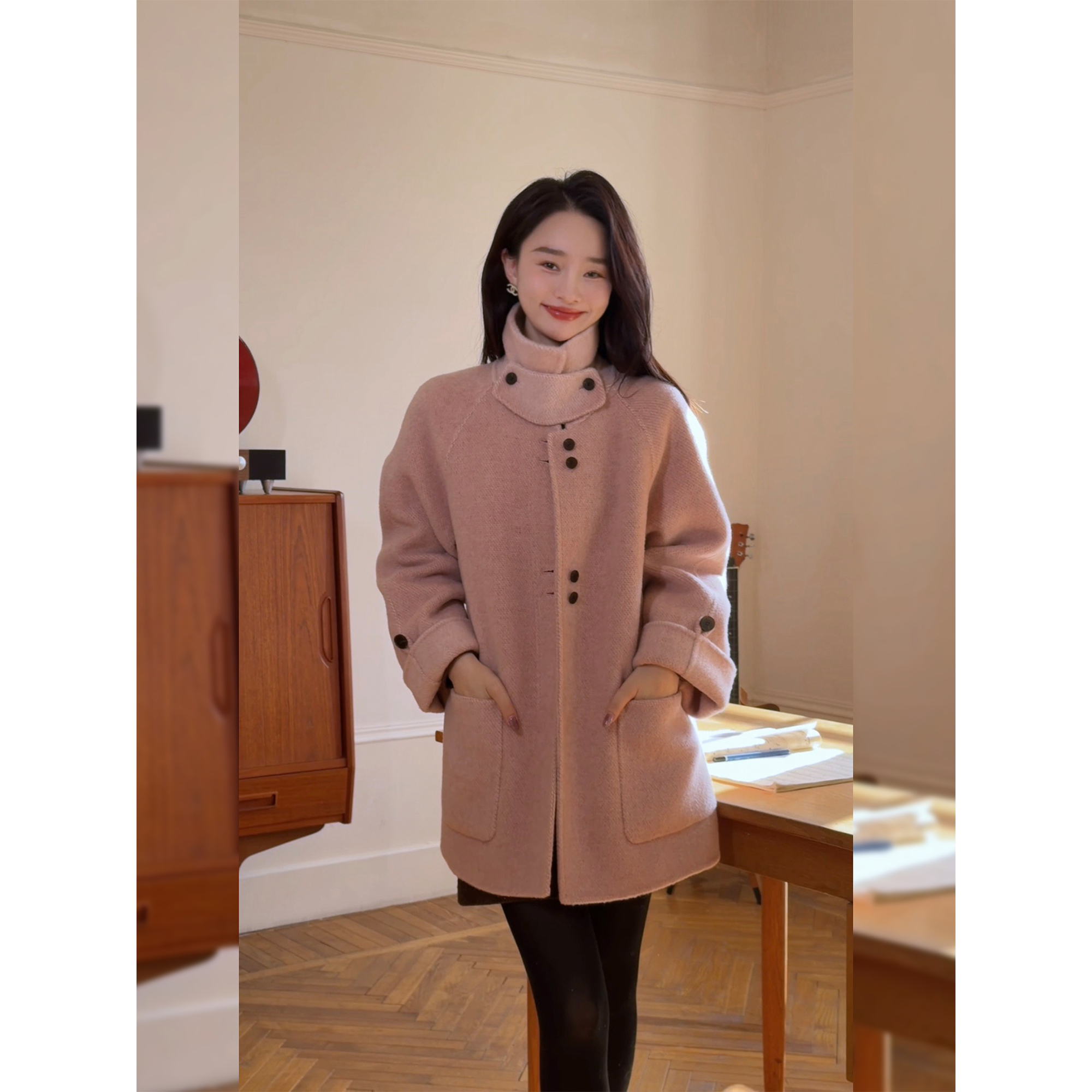 邱莹莹HELA AOMI “樱花岛屿”绵羊毛90%可脱卸扣袢大衣