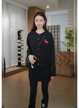 邱莹莹 HELA AOMI “小马环游”绵羊毛100%慵懒风短款休闲套装