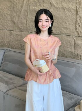 邱莹莹  