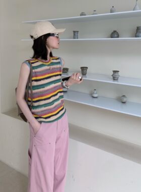 邱莹莹“彩虹糖”镂空透气渐变条纹撞色无袖针织夏季度假马甲背心