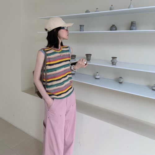 邱莹莹“彩虹糖”镂空透气渐变条纹撞色无袖针织夏季度假马甲背心