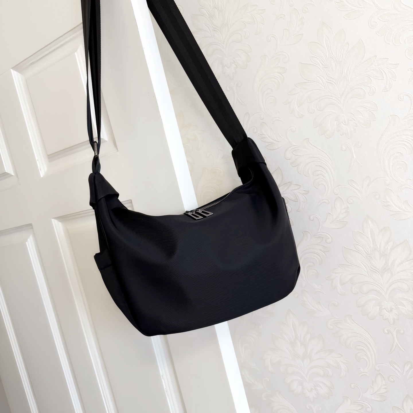 春季新款牛津布斜挎女包运动休闲纯色单肩包大容量简约小众轻便潮