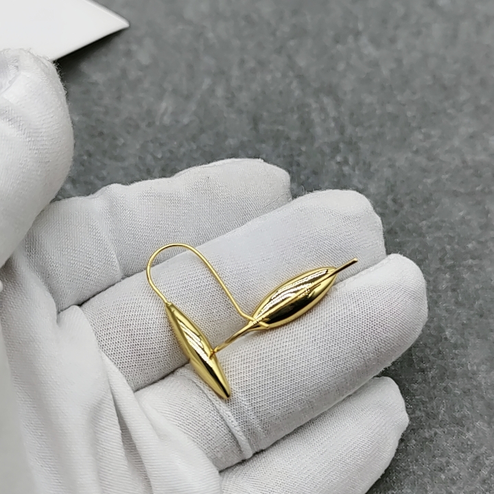 黄铜镀真金耳钉36包邮