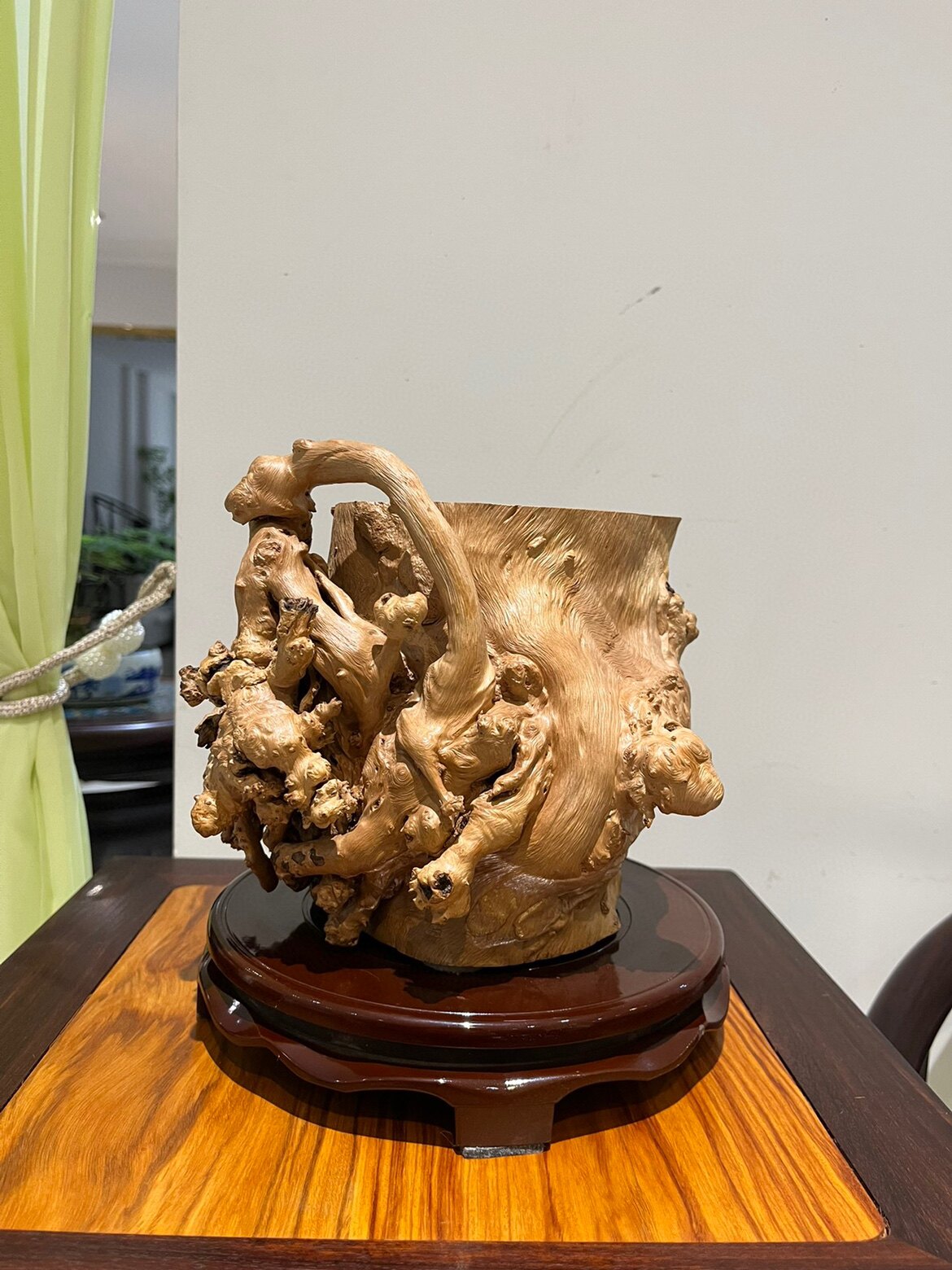 荔枝木龙眼木摆件随型笔筒