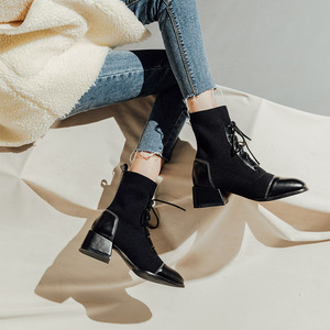 妙侣英伦粗跟马丁靴