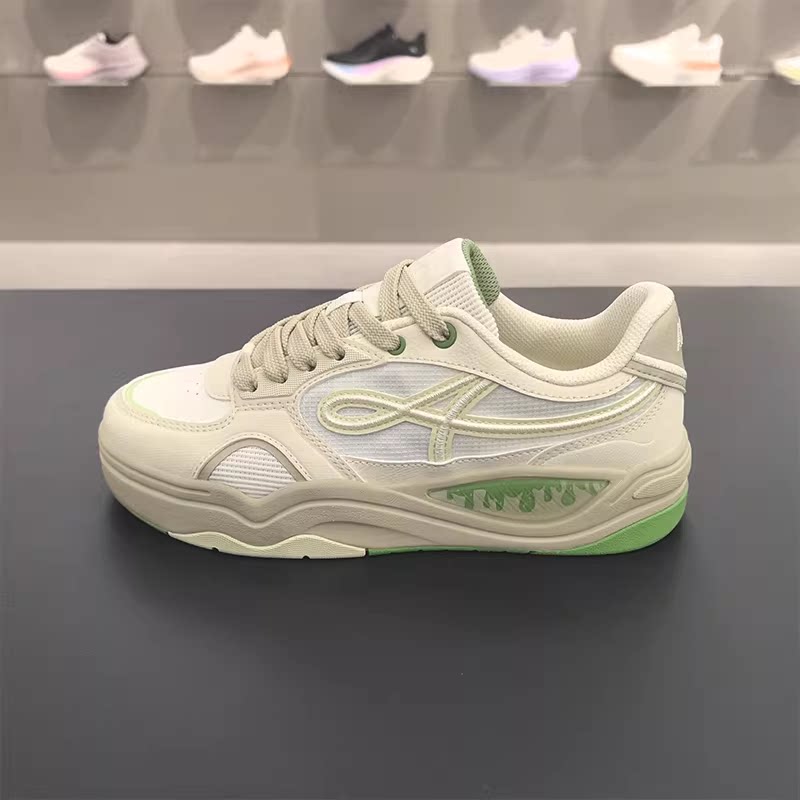 安踏烈焰板鞋女鞋2026春季新款透气百搭休闲鞋运动2鞋子122628094