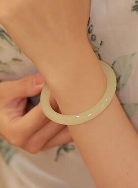 新疆和田玉白玉细条手镯女款天然正品青白玉圆条冰透玉镯子叮当镯
