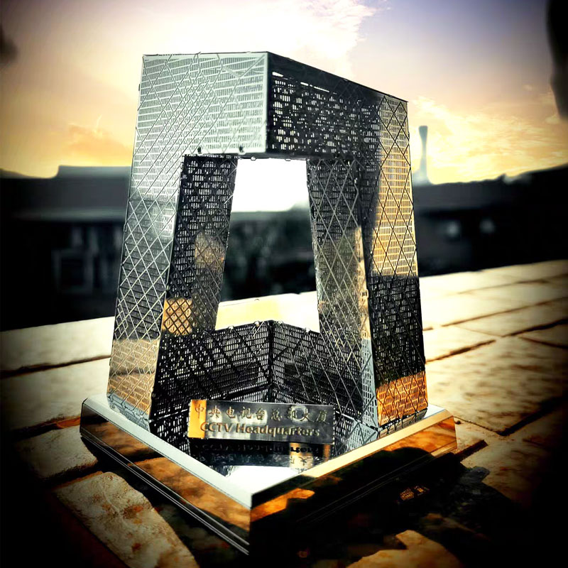 diy钢魔像模型大楼拼图