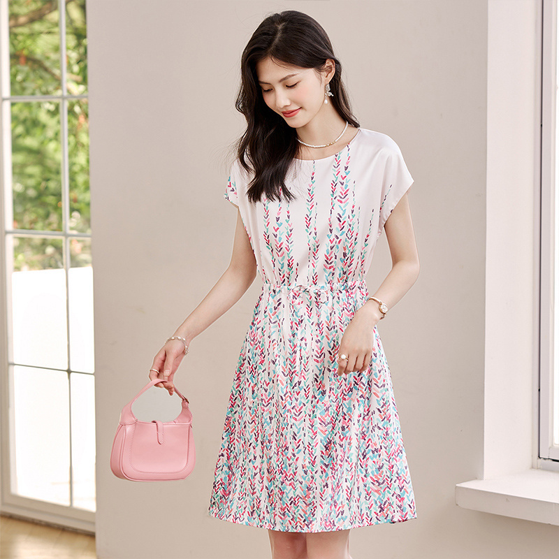 时尚洋气印花 质地柔软 修身显瘦