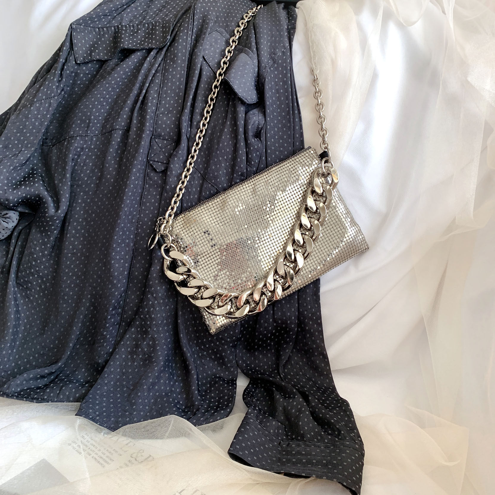 kara包链条胸包麻将亮片蹦迪斜挎女跨小bling手机提拿麻将小方包