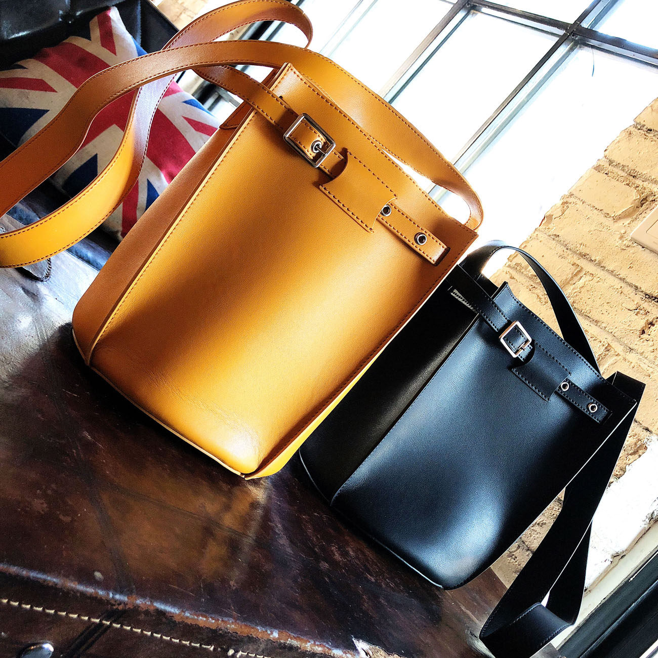 Belt buckle Picture-in-Bag cowhide Bucket bag genuine leather Simplicity Versatile Commuter bag BIG BAG BUCKET packagein the Leather/Lady bags/Men's bag, Ms. bags  category - from Buy2taobao.com to provide professional Taobao agent buy service