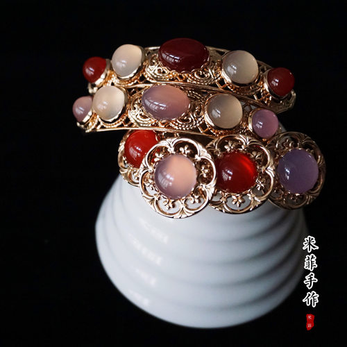 玛瑙唐风供养人明制排簪点缀发冠