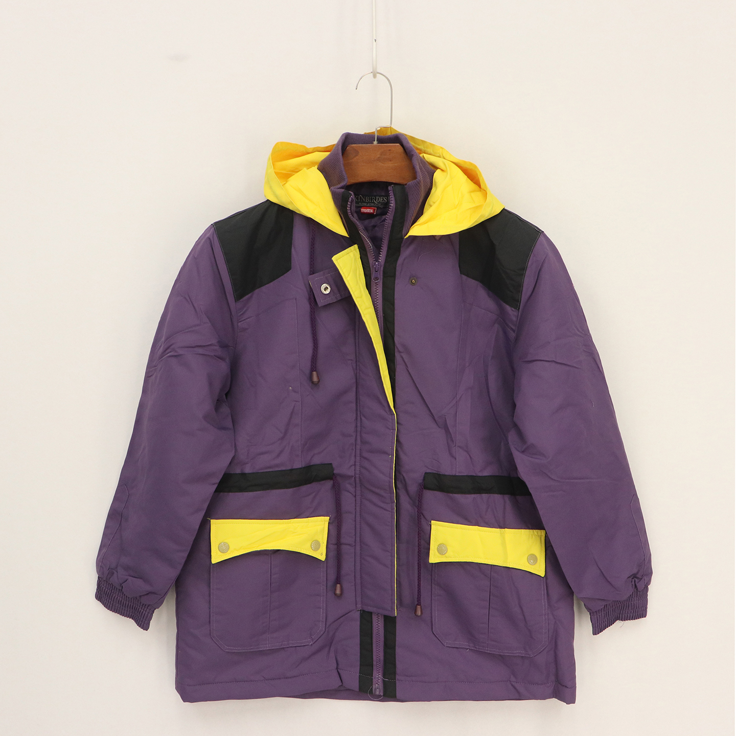 腰部抽绳紫底拼黄灰夹棉冲锋衣