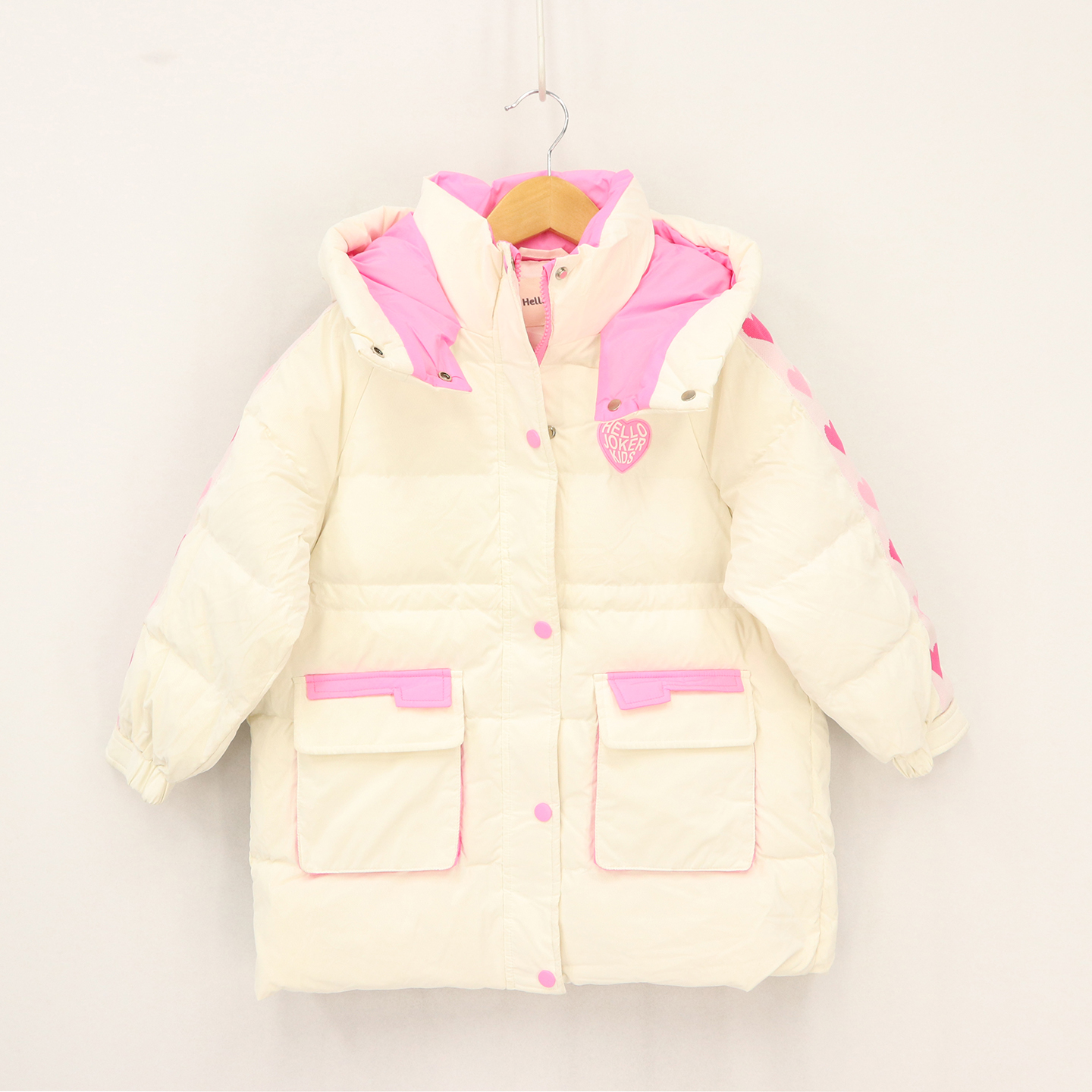 两侧拼接爱心落肩连帽羽绒外套