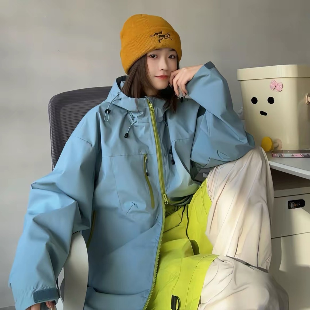 2025新款超好看啄木鸟冲锋衣女款户外可拆卸内胆三合一防风登山服