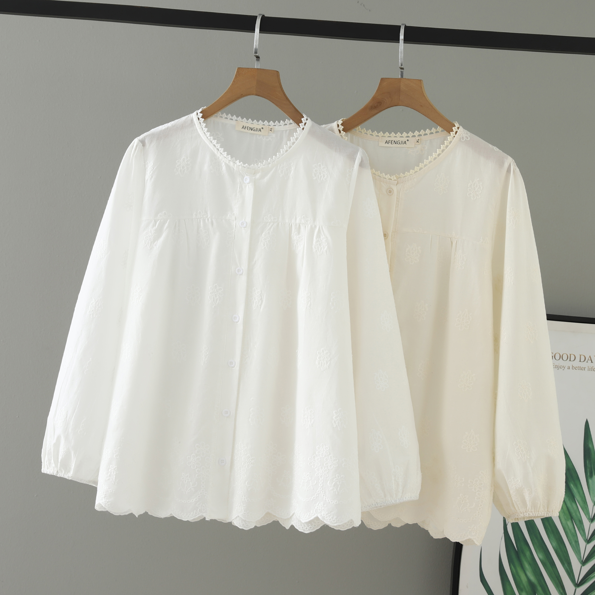 2026春装新款胖妹妹加肥加大码女装女衬衣棉绣花百搭中年立领衬衫